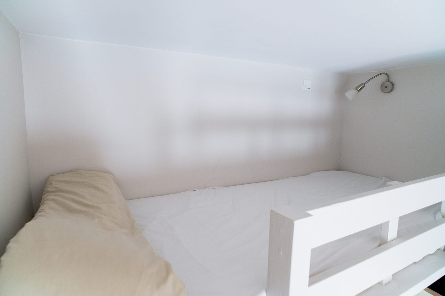 allotel-hotel-chambre-lit-en-hauteur-mezzanine-enfant