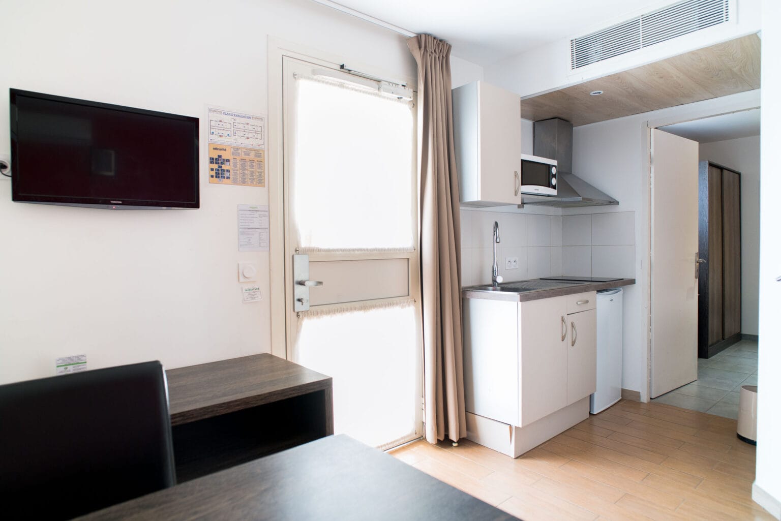 allotel-studios-espaces-confortables-kitchenette
